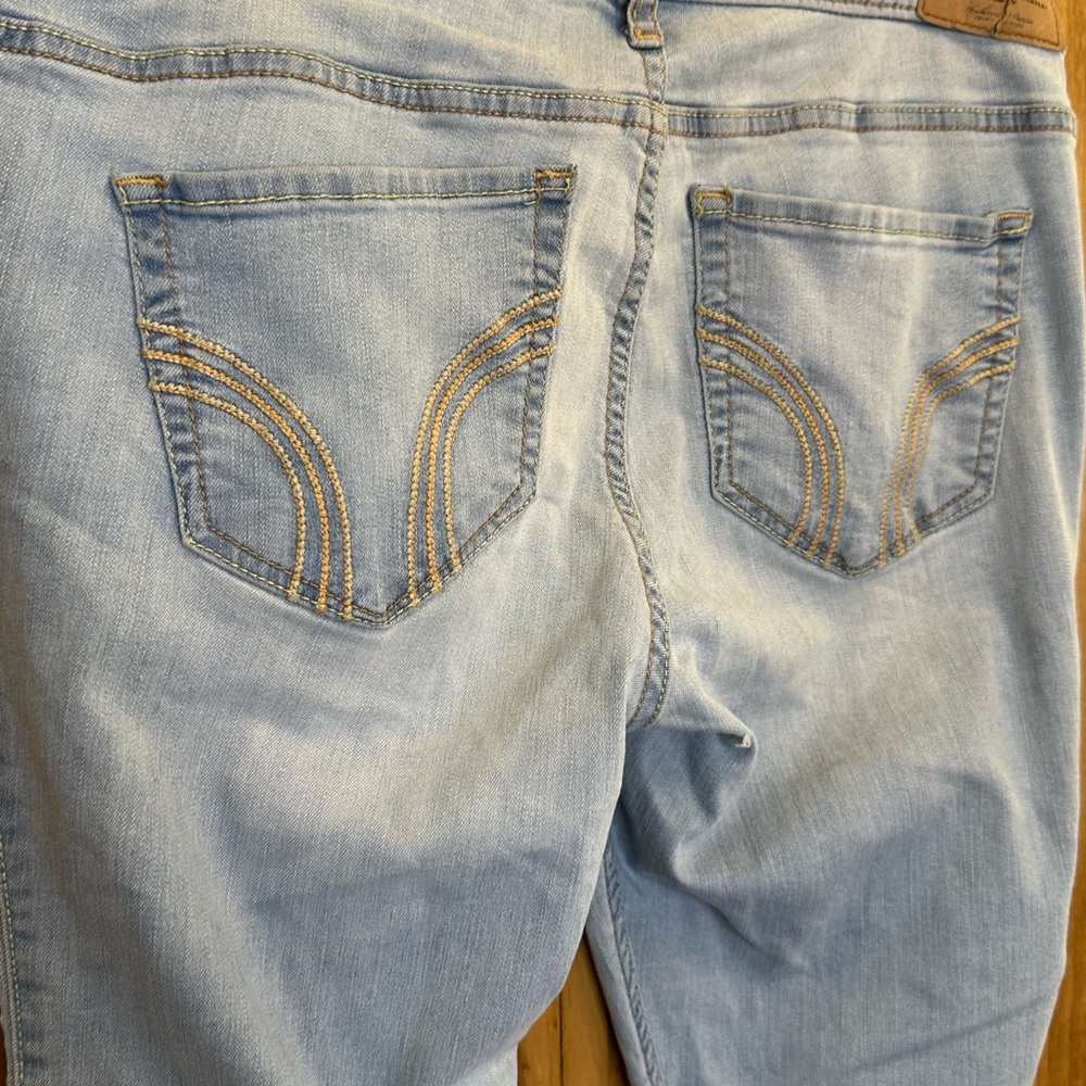 Hollister Light Blue Skinny Jeans with Button Detail - Picture 5 of 5